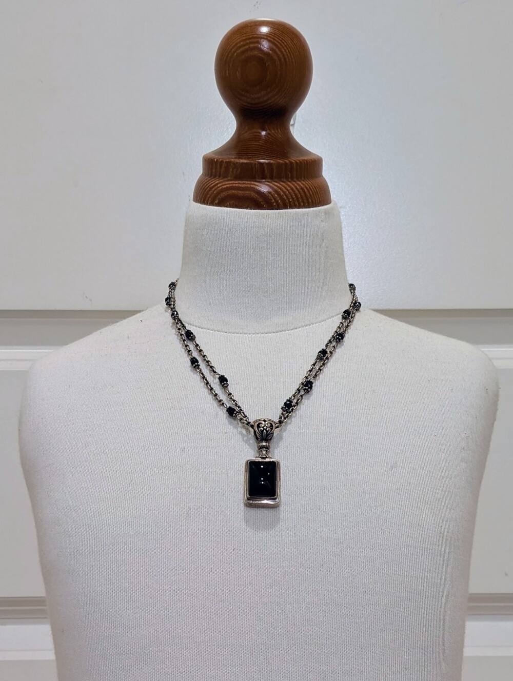 EUC Vintage Sterling Silver and Onyx Double Strand Pendant Necklace
